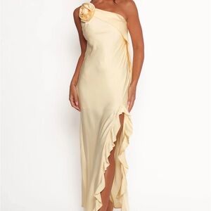 One-Shoulder Cream Ruffle Gown with Floral Accent from Petal  + Pup